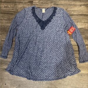 Faded Glory Navy Textured Tunic with Lace Detail
